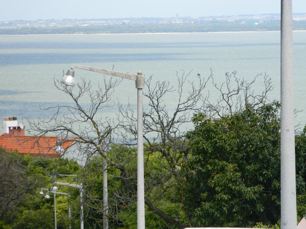 Feel Alfama Apartment Lisbon Bagian luar foto